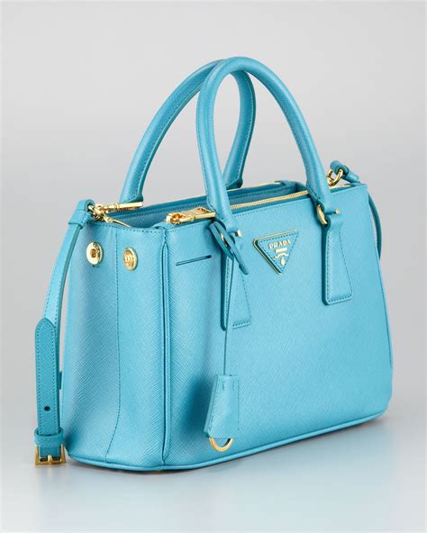 prada blu